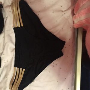 Strappy bikini bottoms
